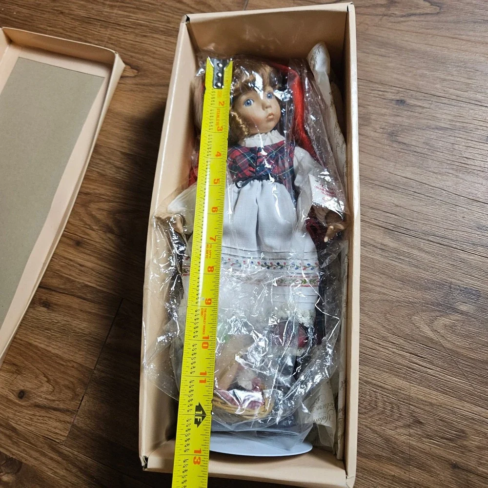 Vintage‎ 1988 Dianna Effner Little Red Riding Hood Doll 12